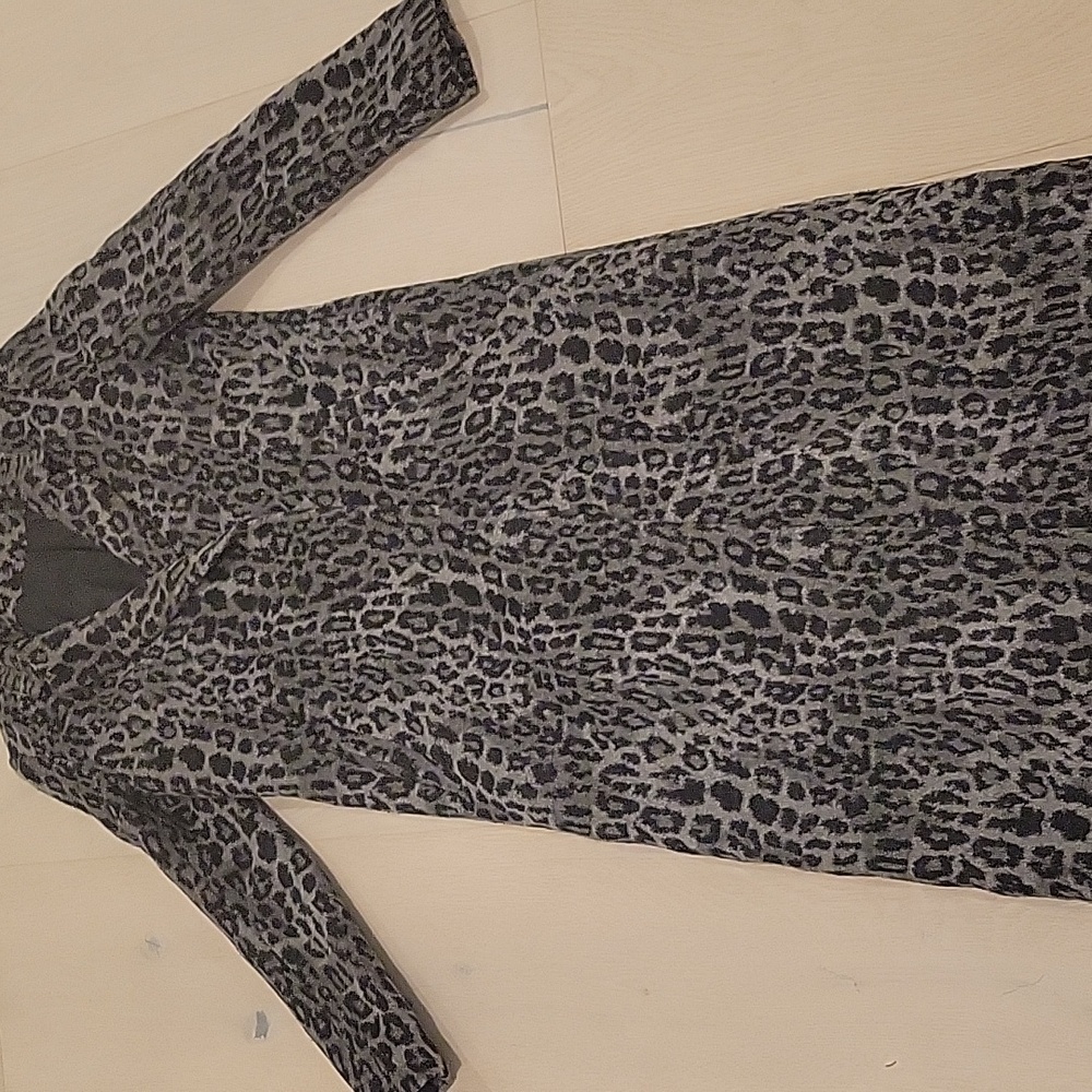 HM Grey Leopard Wool-blend Coat - Picture 2 of 3